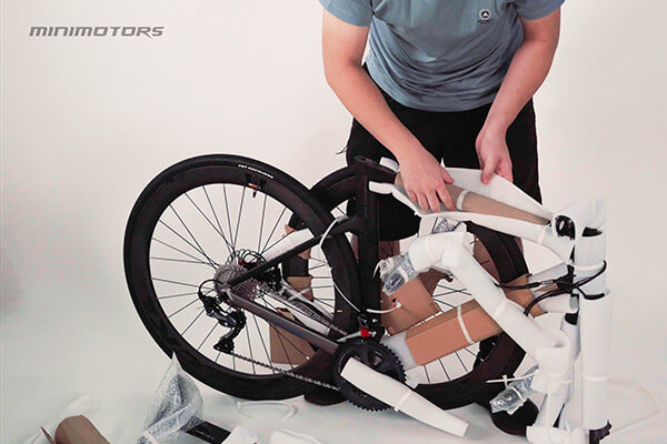 How to Assemble A Disc Brake Road Bicycle in 7 Steps